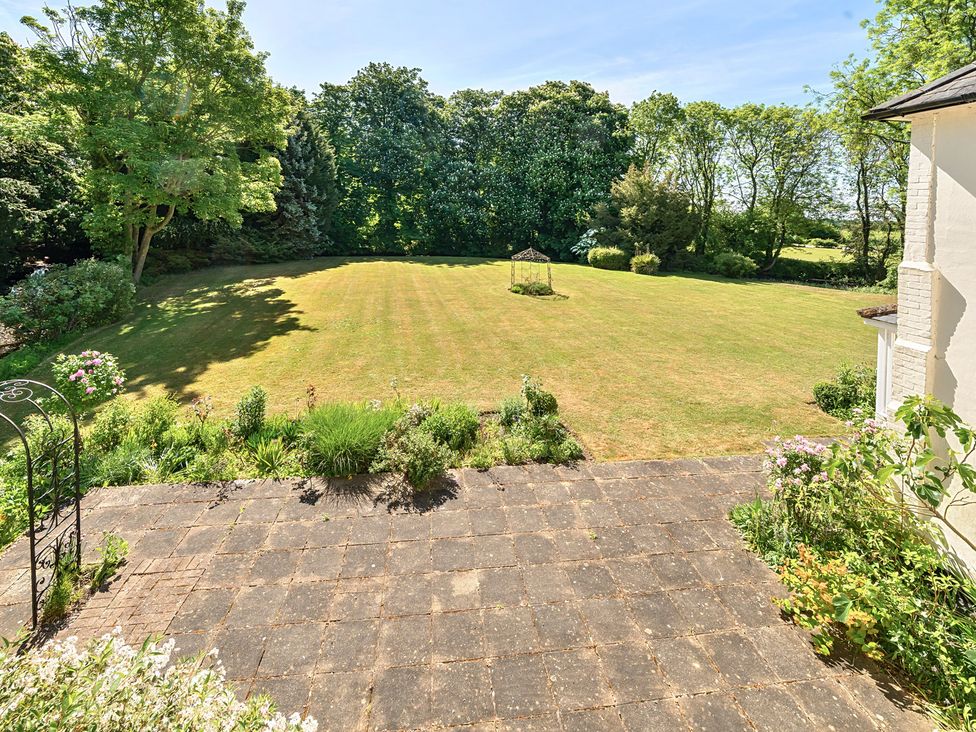 Bedingfield House, nr Debenham - Suffolk & Essex - 1117016 - thumbnail photo 79