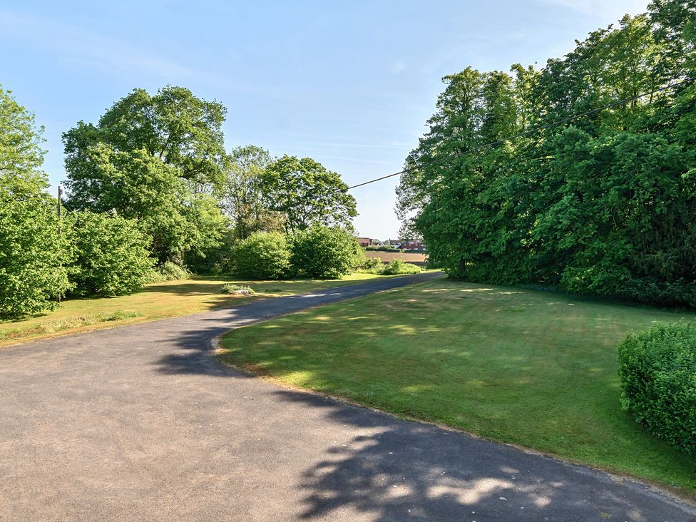 Bedingfield House, nr Debenham - Suffolk & Essex - 1117016 - thumbnail photo 80