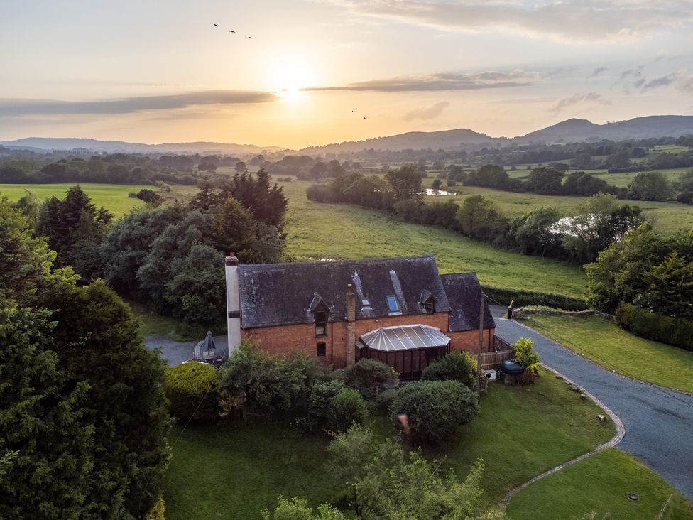 Owlbury Hall Barn - Shropshire - 1118656 - thumbnail photo 2