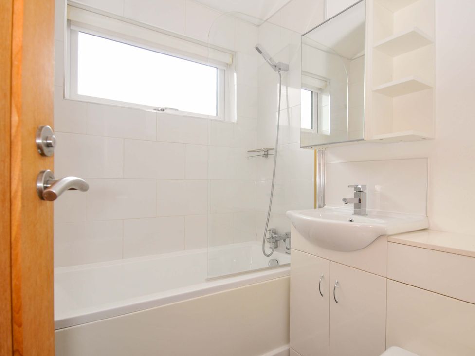 A bathroom with a bathtub and shower at 3 Horizon View in Dobwalls