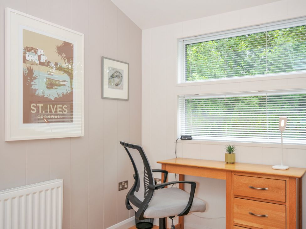 An office with a desk and chair at 15 Horizon View Dobwalls