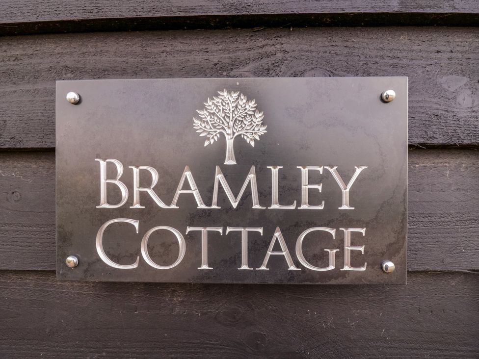 Bramley Cottage - Suffolk & Essex - 1122487 - thumbnail photo 25