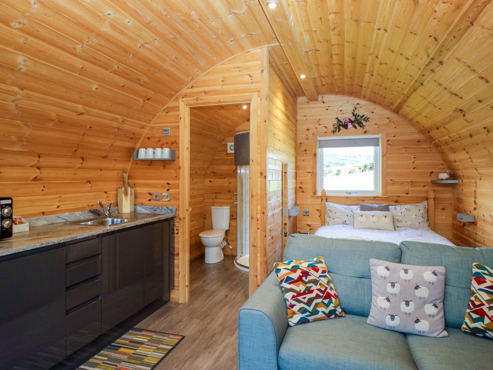 A studio with kitchen and sleeping area at Cherry in Ulverston