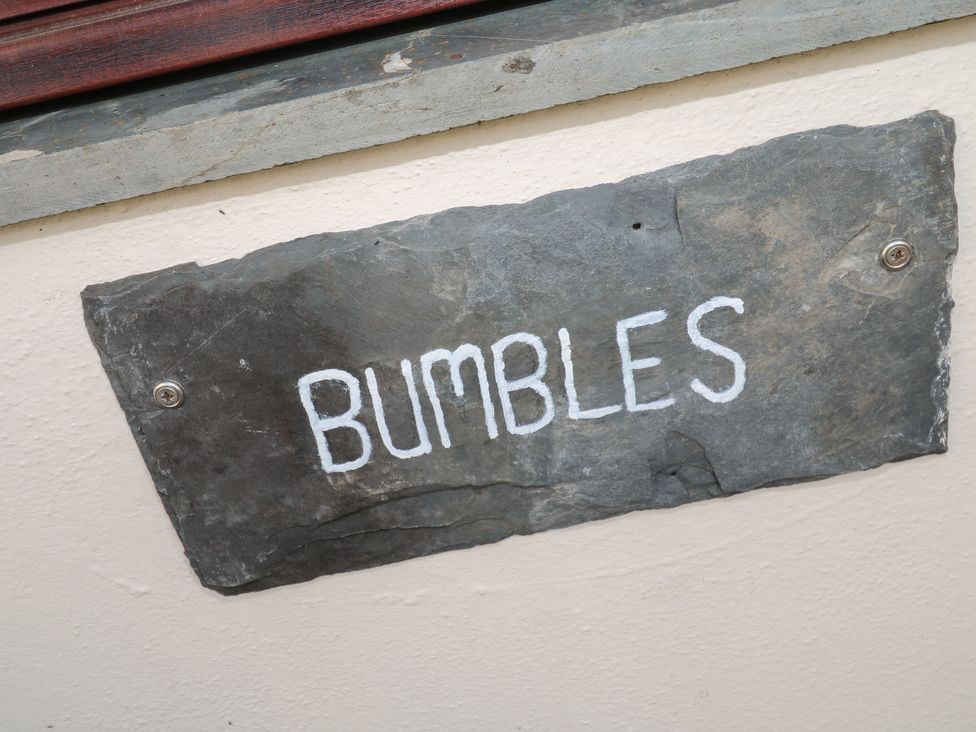 Bumbles - Cornwall - 1124453 - thumbnail photo 4