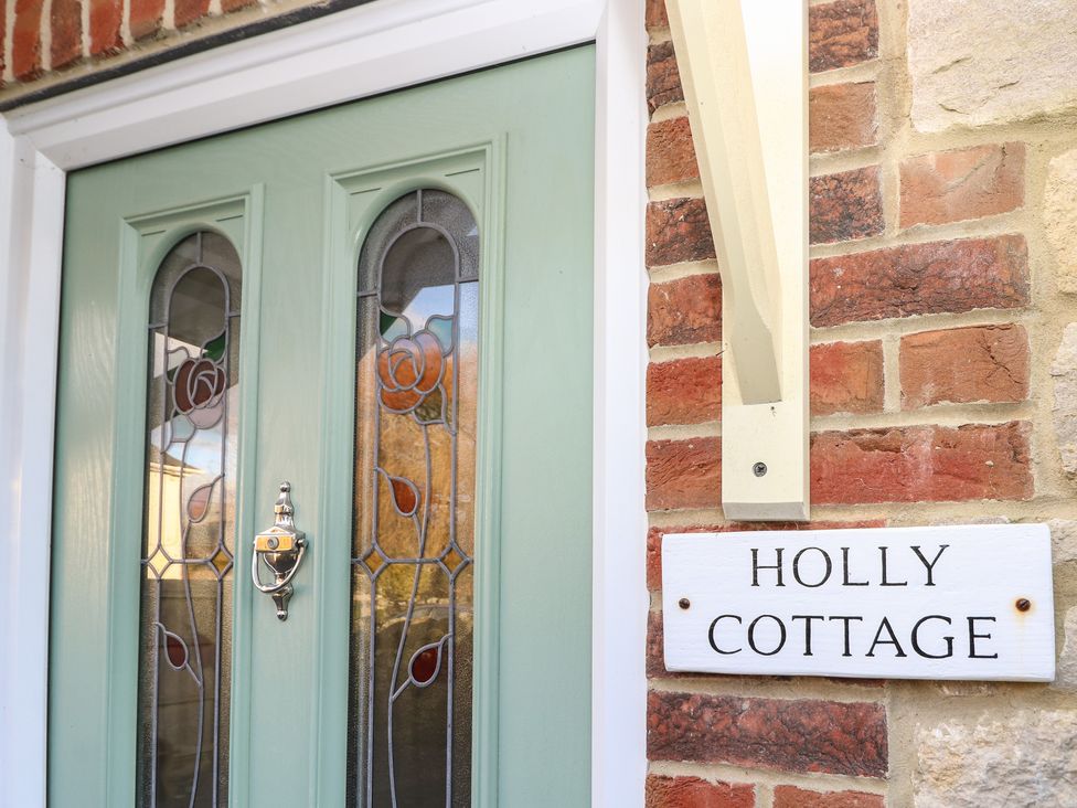 Holly Cottage - Isle of Wight & Hampshire - 1125740 - thumbnail photo 4
