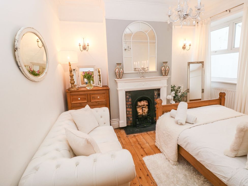 Stunning Large Victorian Townhouse - South Wales - 1126257 - thumbnail photo 28