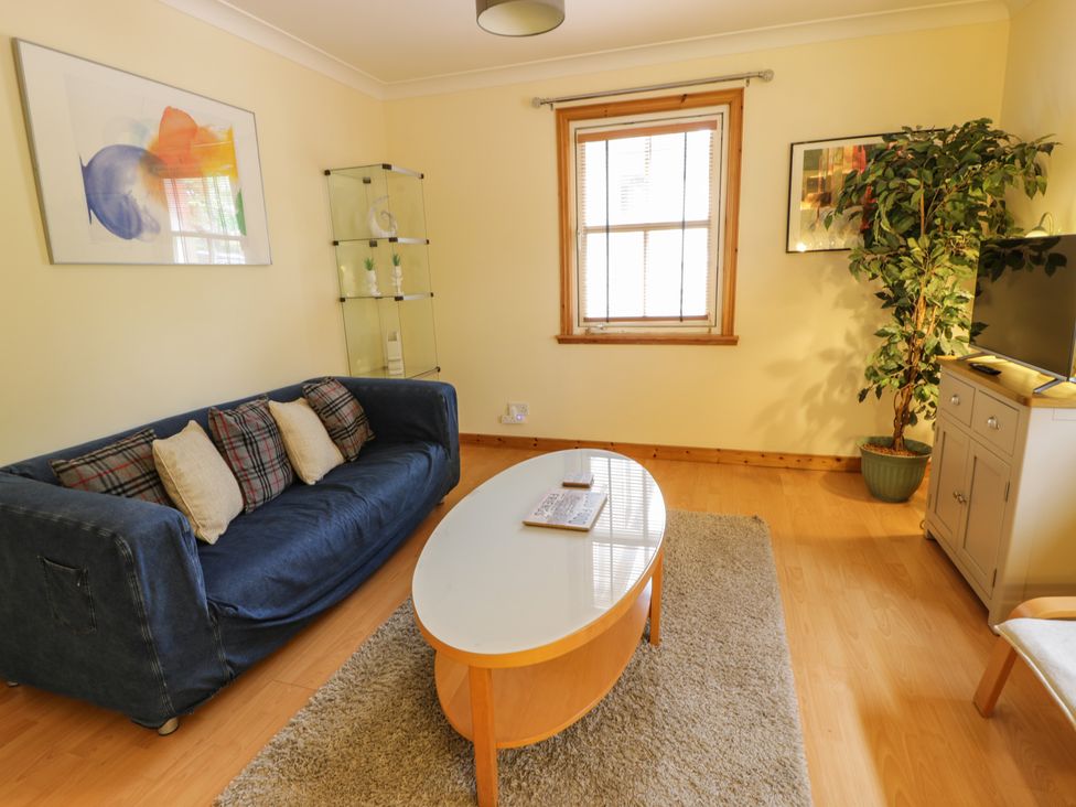 16 Knightsridge House Livingston Knightsridge Self Catering Holiday Cottage