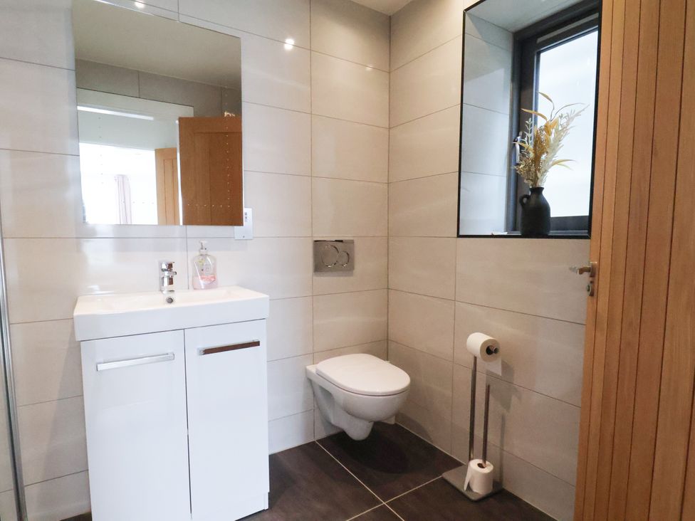 A bathroom with a sink and toilet at Meadow View Beverley near Walkington