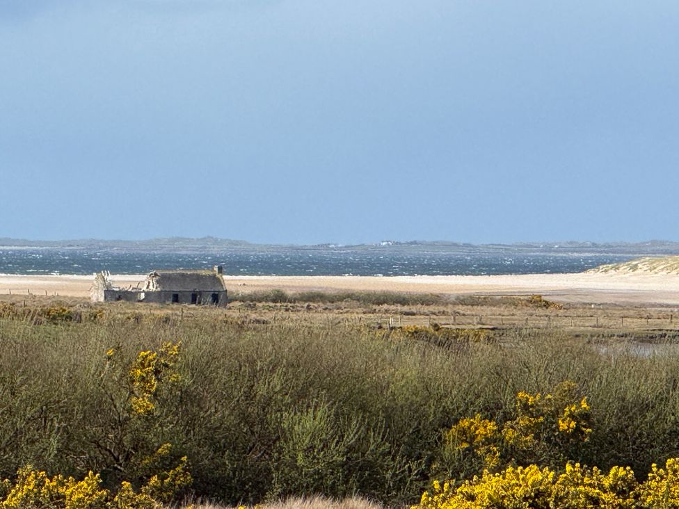 An abandoned building near the sea at Geesala