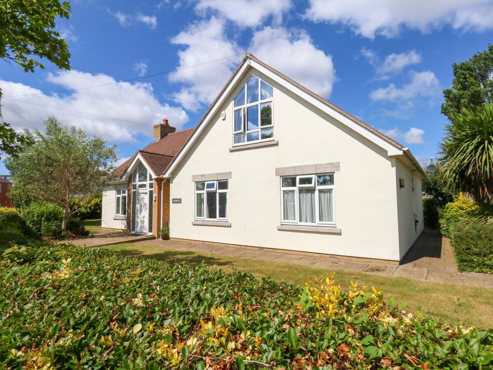 A house with garden and pathway at 1 Fernhill Avenue Weymouth
