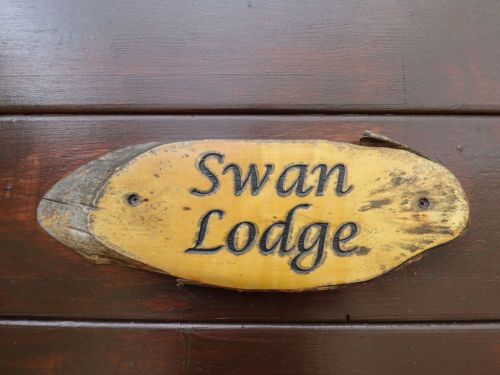 Swan Lodge - Lincolnshire - 1129096 - thumbnail photo 2
