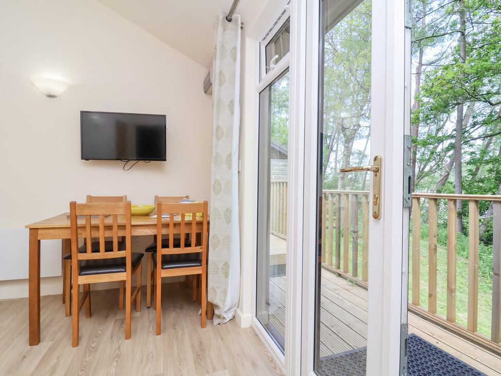 Chalet Log Cabin C8 - Devon - 1129366 - thumbnail photo 3