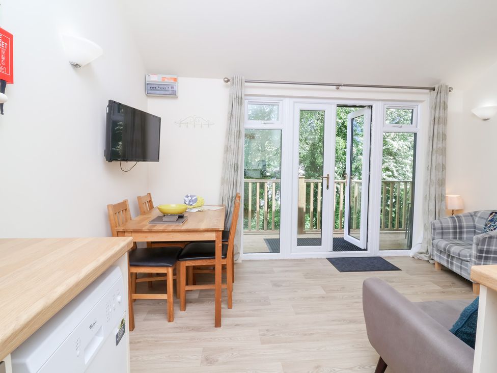 Chalet Log Cabin C8 - Devon - 1129366 - thumbnail photo 8
