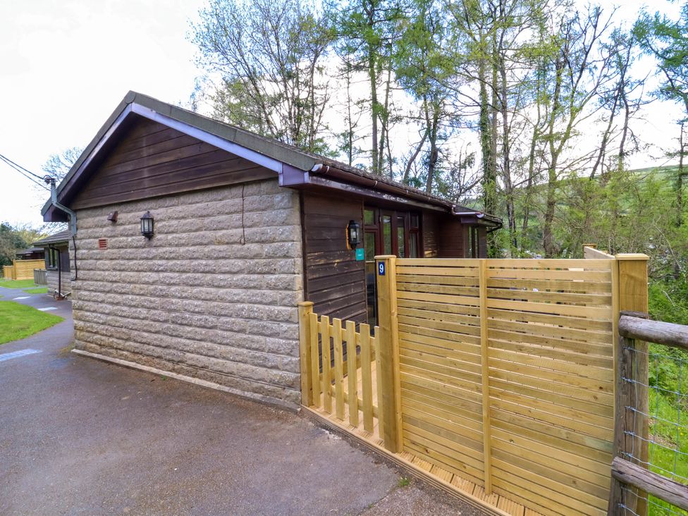 Chalet Log Cabin C9 - Devon - 1129367 - thumbnail photo 3