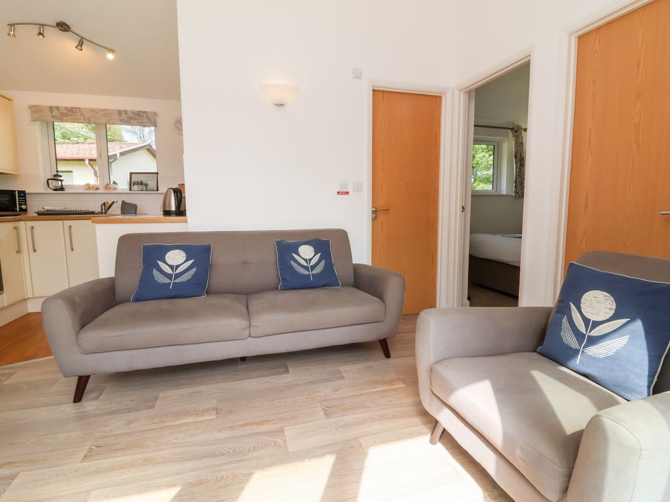 Chalet Log Cabin C9 - Devon - 1129367 - thumbnail photo 8