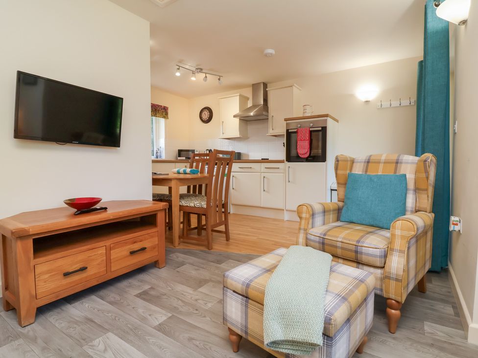 Larchwood Lodge - Devon - 1129382 - thumbnail photo 4