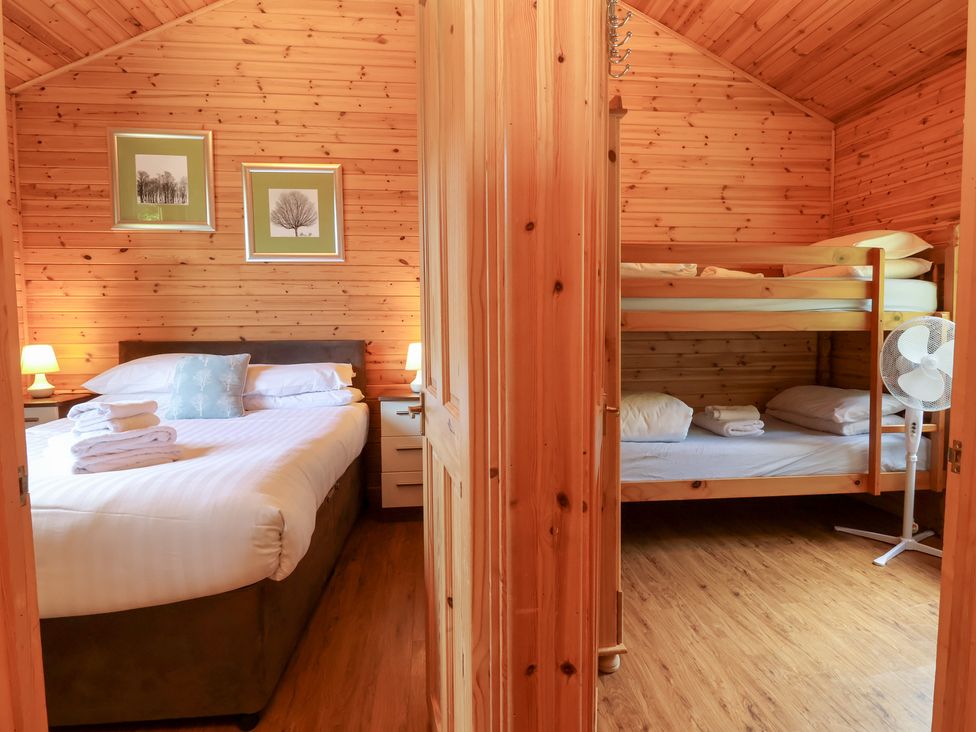 Chalet Lodge (Bunks) L1 - Devon - 1129383 - thumbnail photo 10