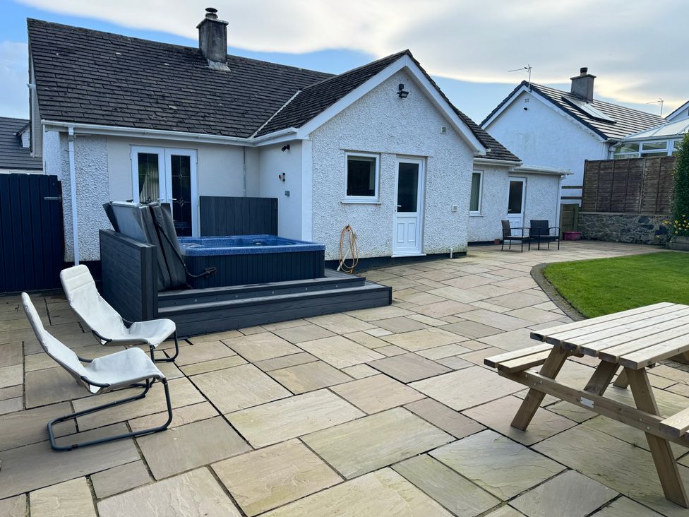 80 Breeze Hill - Anglesey - 1129918 - thumbnail photo 2