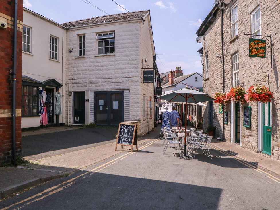 A street with restaurants and shops at 19 Lion Street Hay-On-Wye