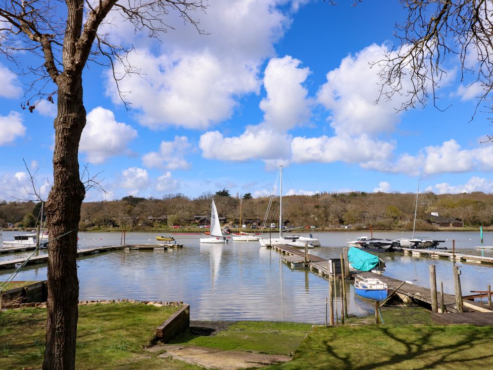 Byewater - Isle of Wight & Hampshire - 1135043 - thumbnail photo 24