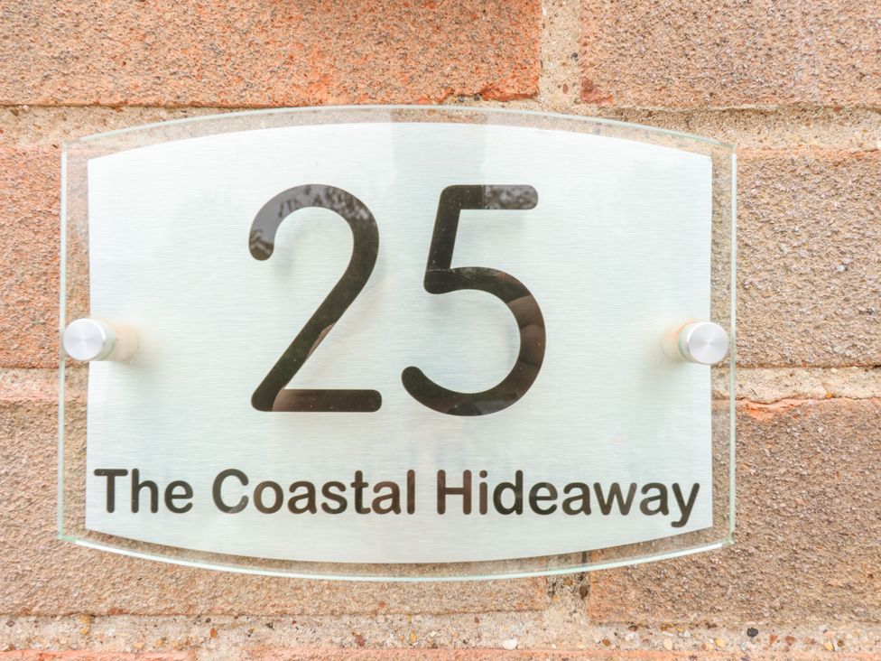 The Coastal Hideaway - North Yorkshire (incl. Whitby) - 1137502 - thumbnail photo 3