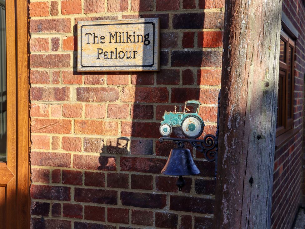 The Milking Parlour - Kent & Sussex - 1138166 - thumbnail photo 2
