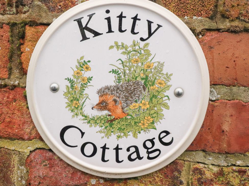 Kitty Cottage - Peak District - 1138848 - thumbnail photo 3