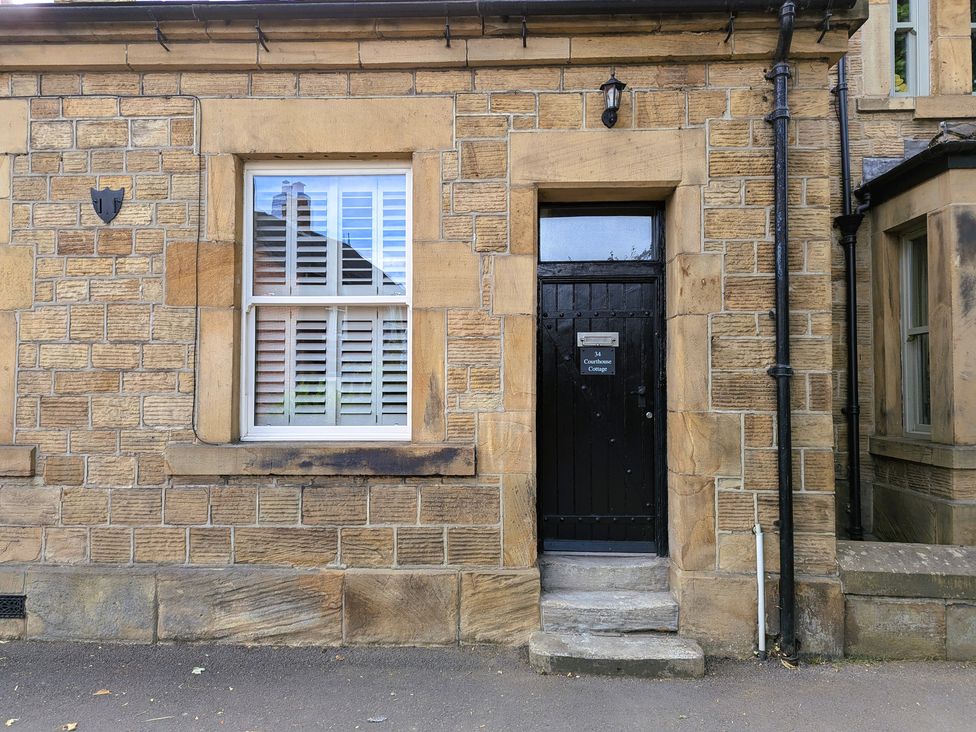 Courthouse Cottage - Peak District & Derbyshire - 1140580 - thumbnail photo 2