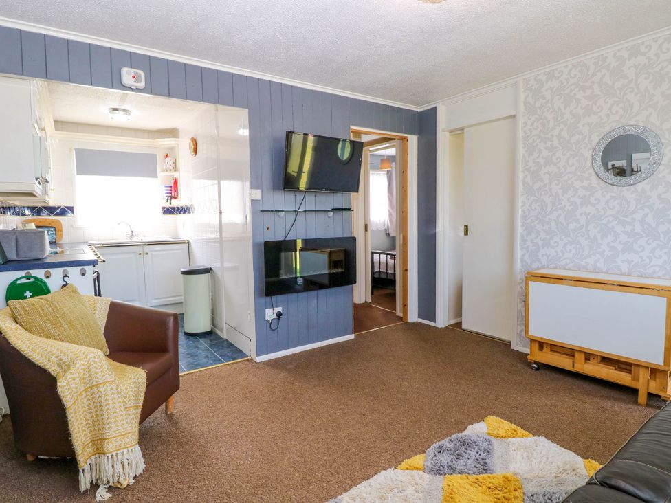 Chalet 156 - Norfolk - 1143309 - thumbnail photo 6