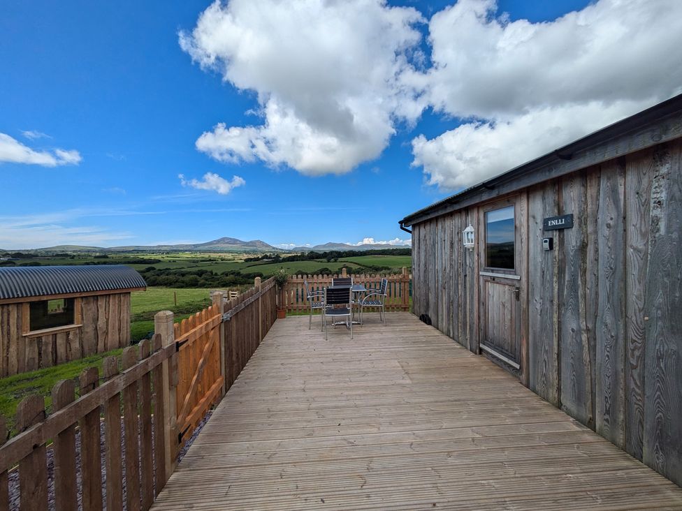 Hafan Gelli Sheperds Hut - Enlli - North Wales - 1143464 - thumbnail photo 1