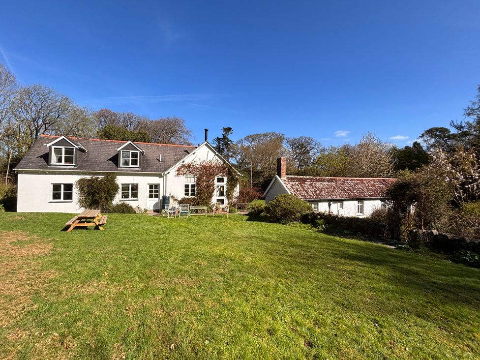 A house and garden at Laundry Cottage in Clovelly