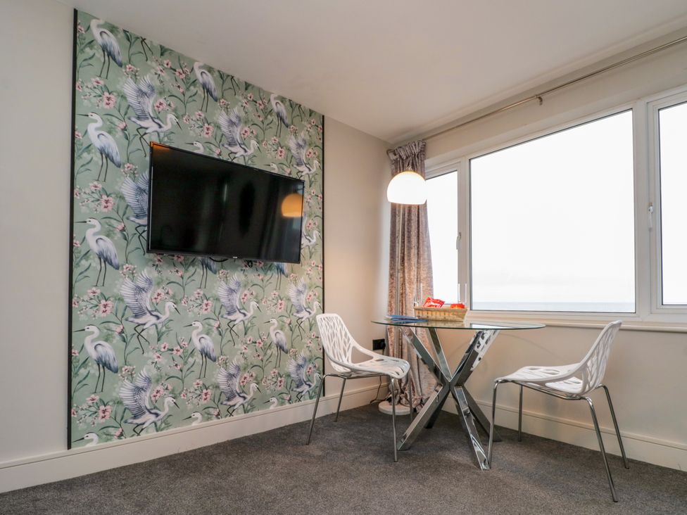 Apt 7 @ Hunter's Quay - North Yorkshire (incl. Whitby) - 1144477 - thumbnail photo 3