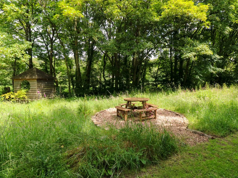 A picnic table surrounded by grass at Glas y Dorlan near Newport, Pembrokeshire