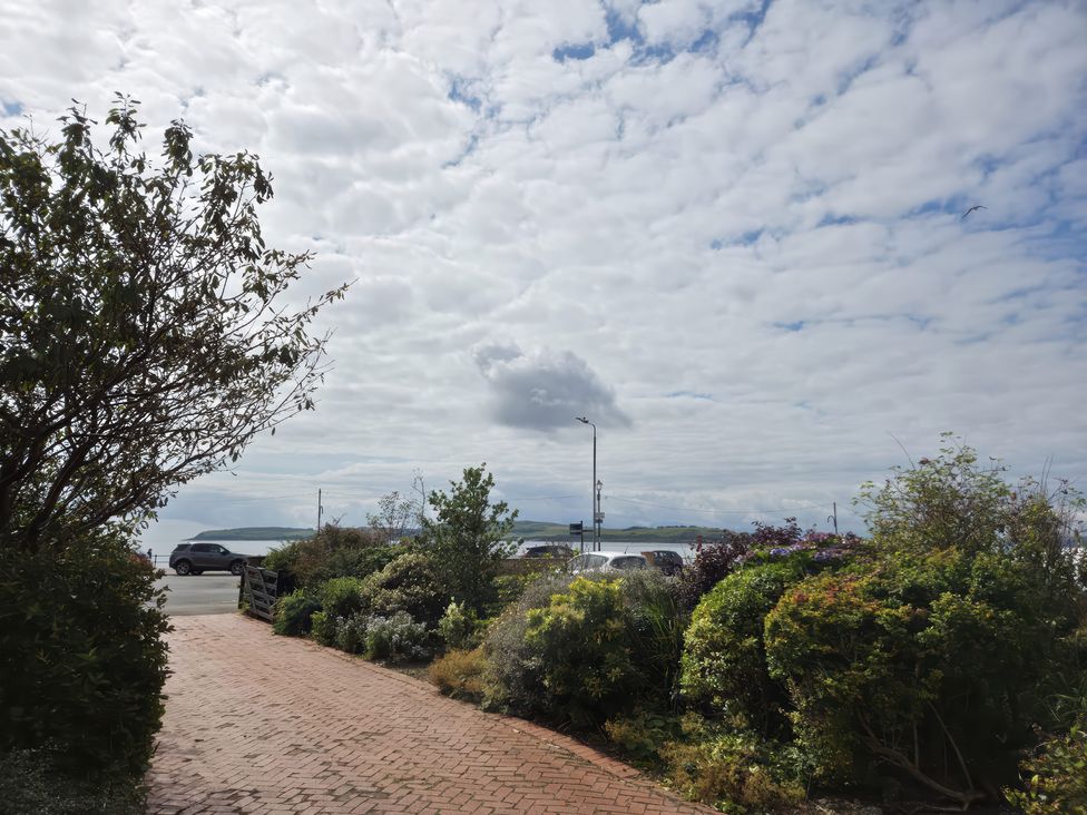 An outdoor area with trees and a pathway at The Old Rectory in Largs