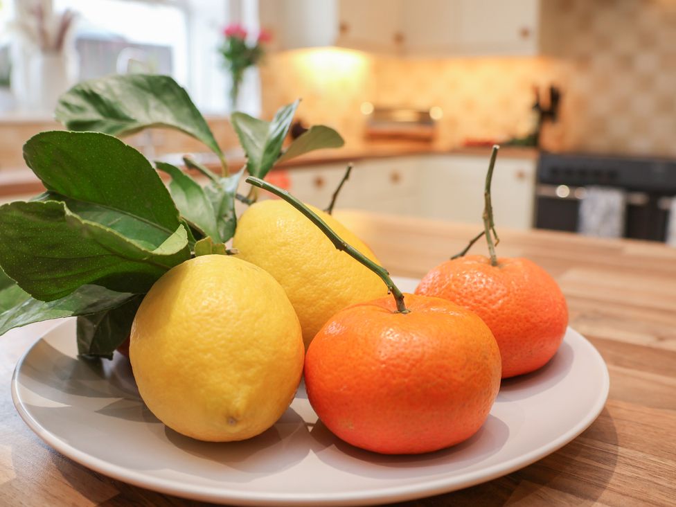 A plate with lemons and tangerines at Manor Farmhouse in Reighton near Filey