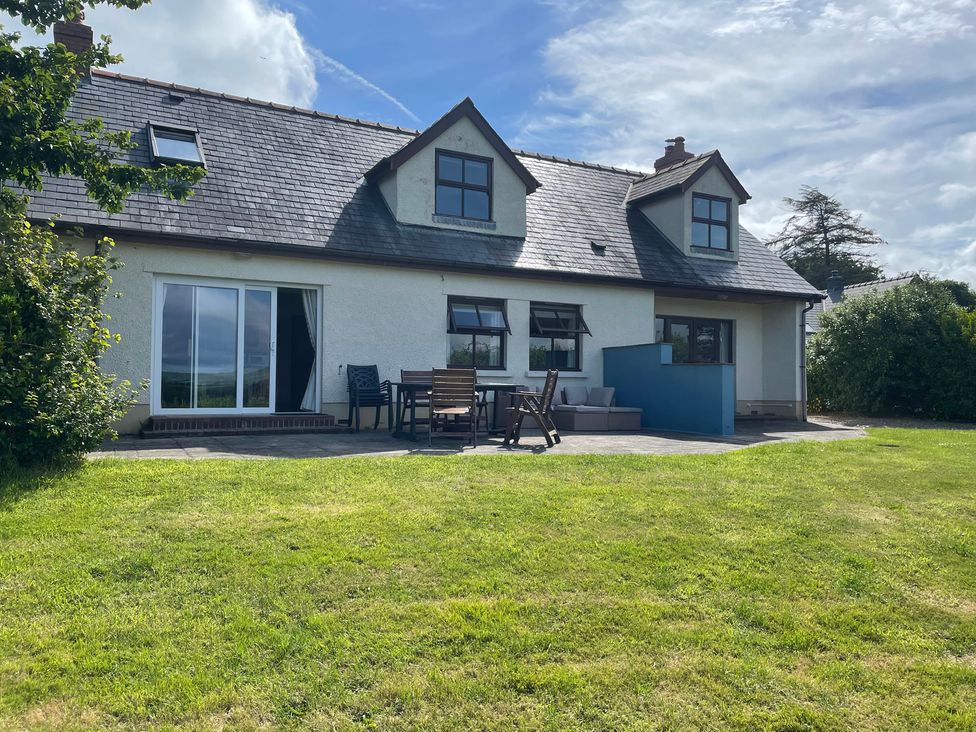 A house with patio furniture at Bryn Tawel in Eglwyswrw