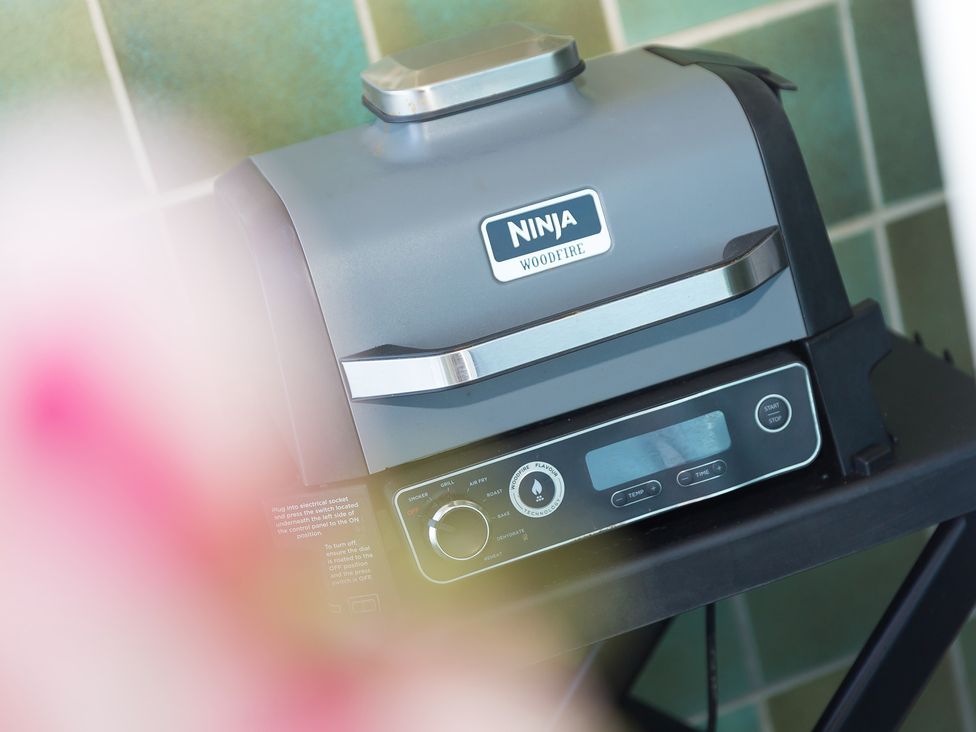 A Ninja Woodfire grill in a kitchen at Whitewater Seaview in Newquay