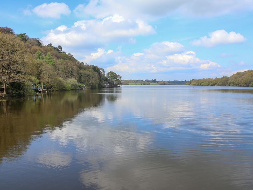 Lady Of The Lake - Peak District & Derbyshire - 1150624 - thumbnail photo 34