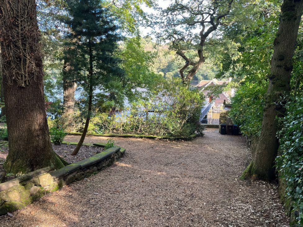 Lady Of The Lake - Peak District & Derbyshire - 1150624 - thumbnail photo 48