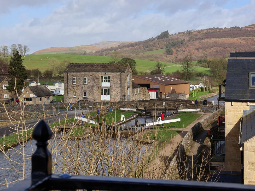 The Swans Nest Lock View - Yorkshire Dales - 1150961 - thumbnail photo 3