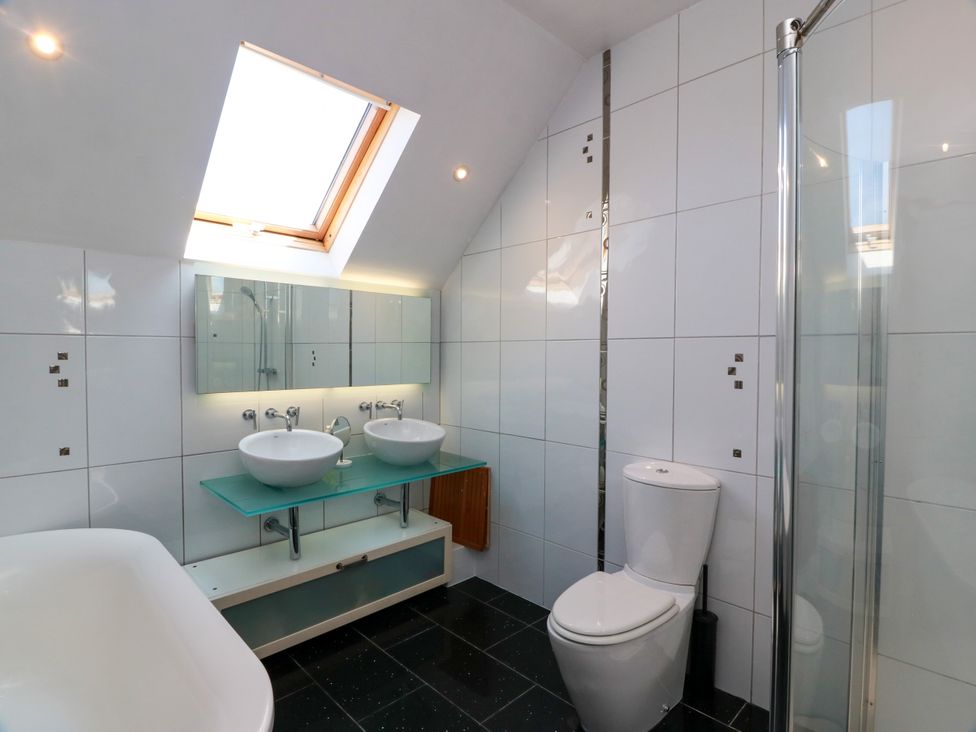 A bathroom with sink and shower at Altafearn in Tighnabruaich