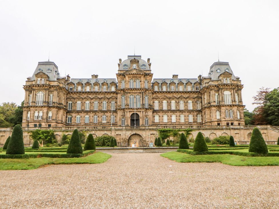 A historic building with a landscaped garden at Eastfield Farm in Barnard Castle
