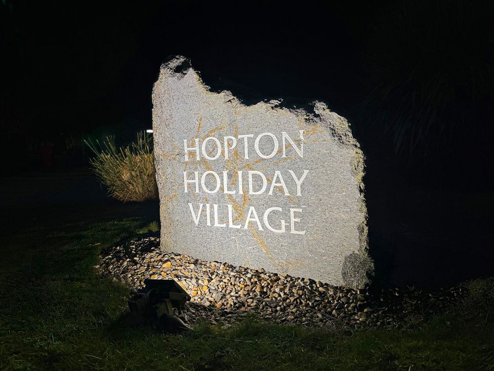 Hopton Lodge Retreat - Norfolk - 1152593 - thumbnail photo 23