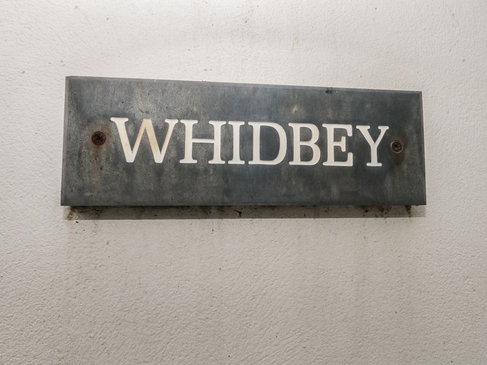 Whidbey Luxury Apartment - Devon - 1153089 - thumbnail photo 17