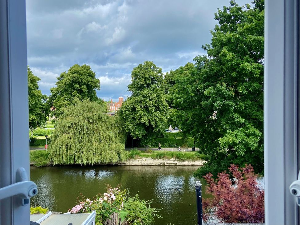 Riverbank - Shropshire - 1153325 - thumbnail photo 11