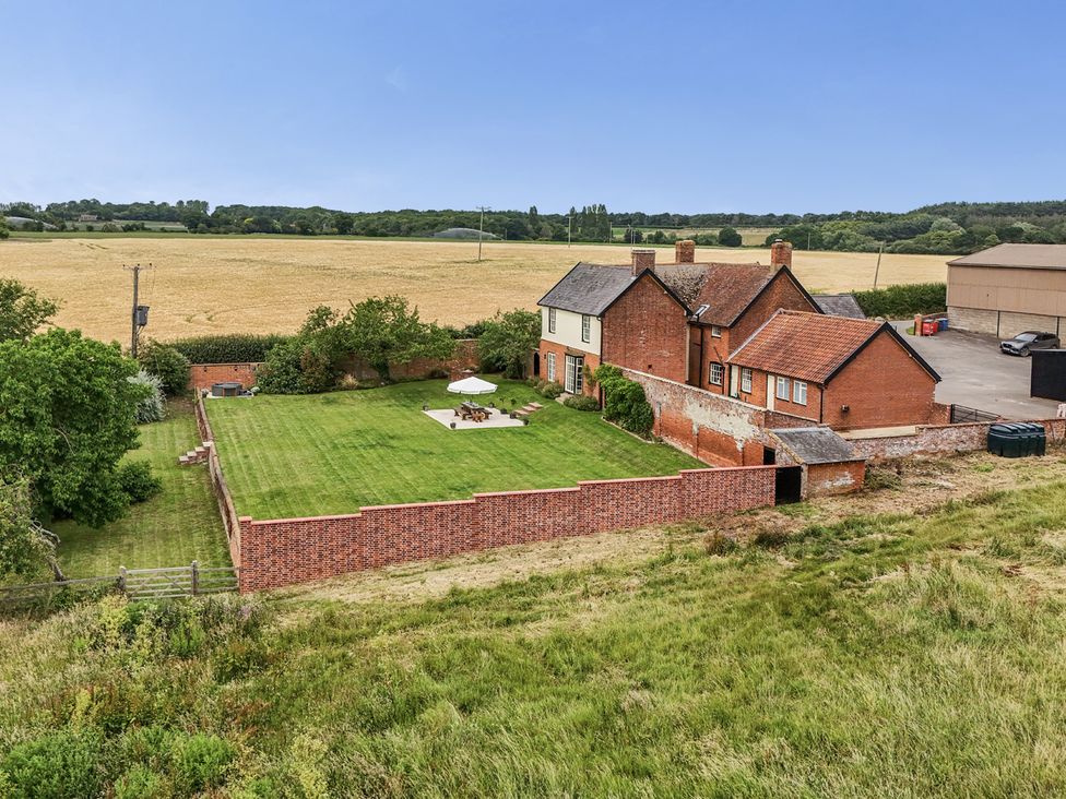 A property with a garden and house at Knights Farm, Harkstead