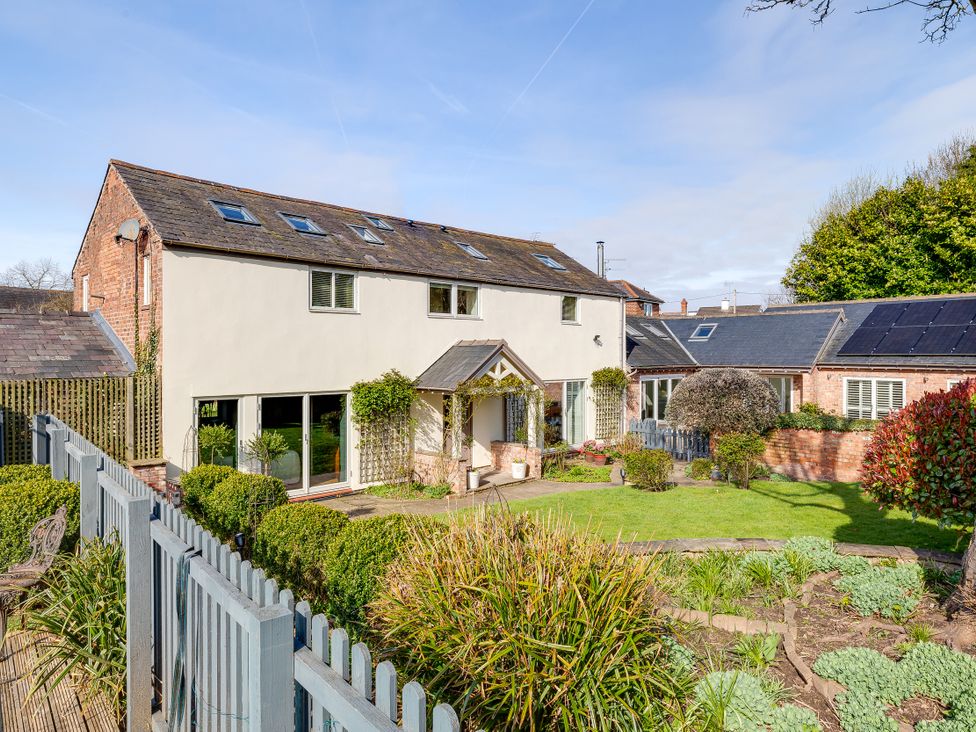 A house with garden and solar panels at The Old Chase in Chester
