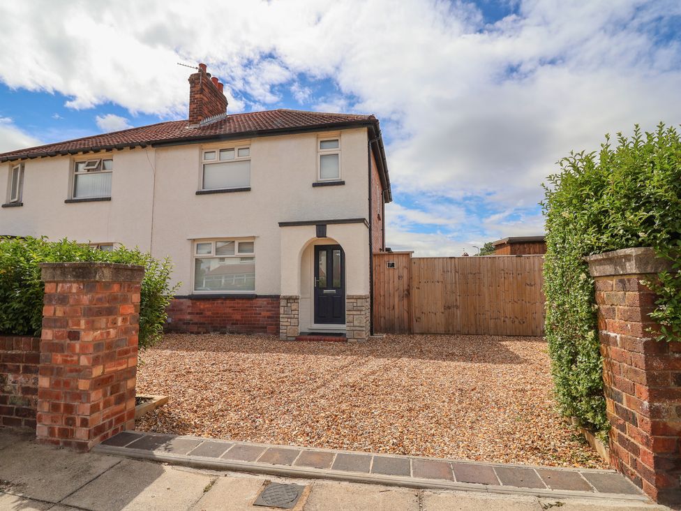 A house with gravel driveway at 7 Grantham Road Southport