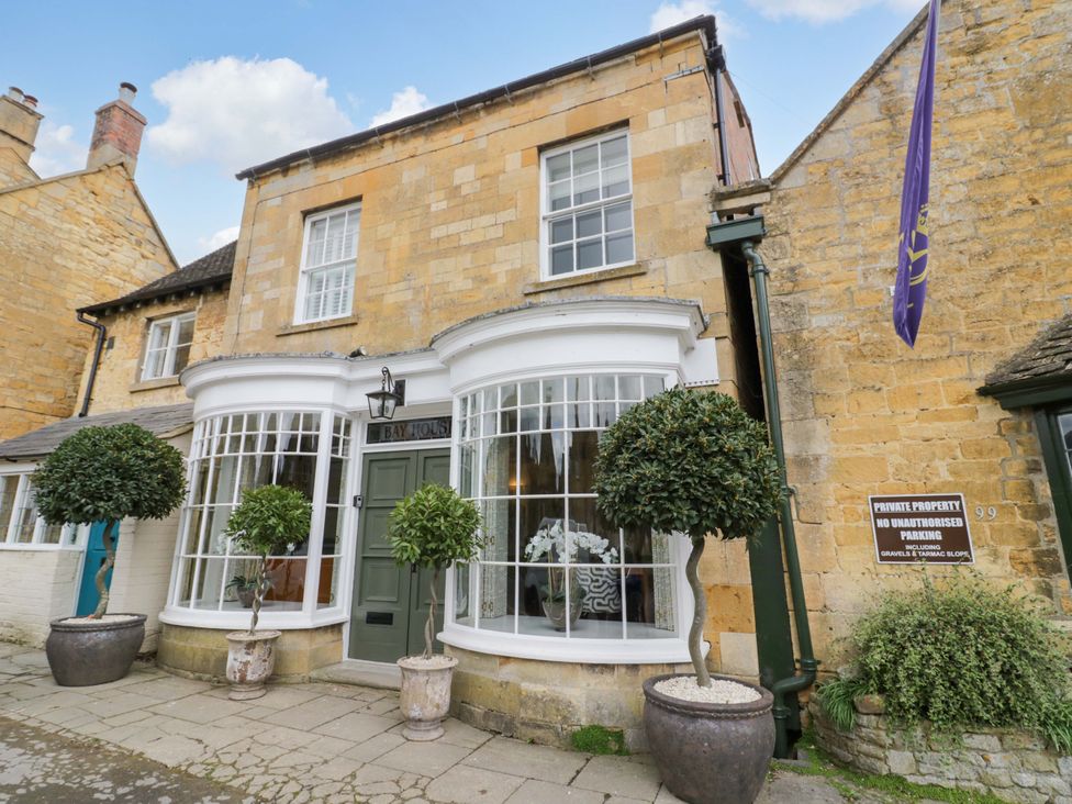 An exterior view of Bay House Cottage in Broadway