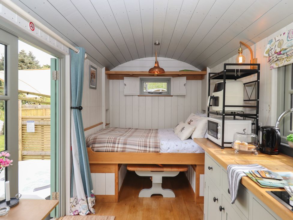 Burr 2 Shepherds Hut - Devon - 1154502 - thumbnail photo 10